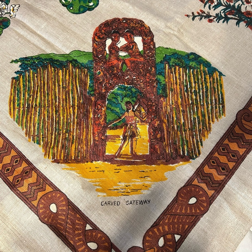 Vintage Maori New Zealand Taniwha Tablecloth or Hangable Tapestry - Picture 7 of 12